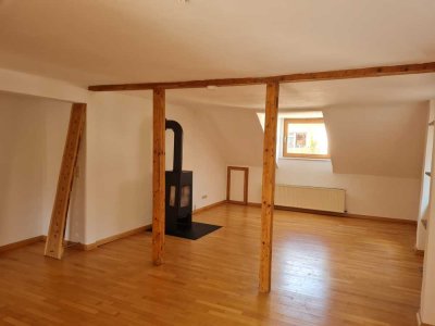Stilvolle, gepflegte 3,5-Raum-Maisonette-Wohnung mit EBK in Stuttgart