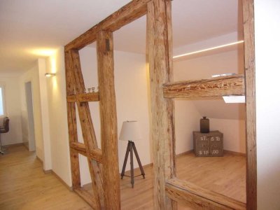 Charmante 2-Zimmer Dachgeschosswohnung, frisch saniert in Esslingen am Neckar