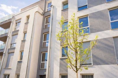 Hochwertige Neubauwohnung mit Balkon, Aufzug & Stellplatz in zentraler Lage (inkl. Internet)