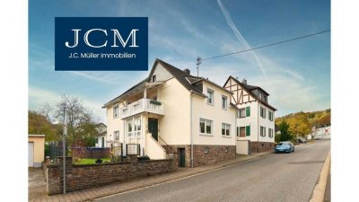 Gepflegtes 1-Familienhaus mit überdachter Terrasse, Balkon, Carport und Garten in Löf an der Mosel