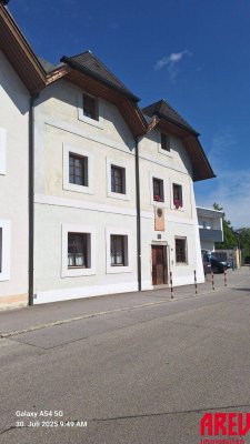 Stilvoll wohnen im denkmalgeschützten Altbau mit Garten