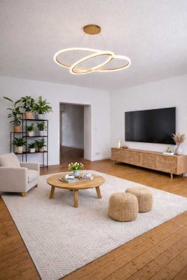 Charmante Altbauwohnung in Golzheim - nur 2 Minuten zum Rhein / Loggia /  provisionsfrei