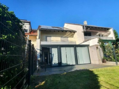 Großes, helles Reihenhaus mit Wintergarten