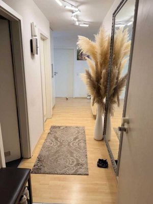 Stilvolle, gepflegte 3-Zimmer-Wohnung mit Terrasse und EBK in Grafenau-Döffingen