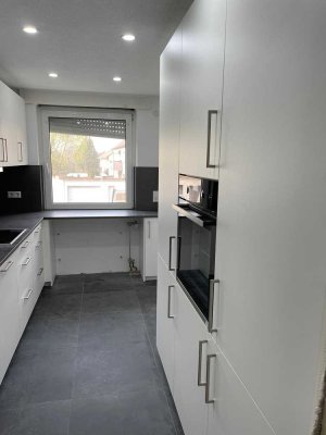 Erstbezug nach Sanierung mit Einbauküche und Balkon: schöne 2-Zimmer-Wohnung in Sindelfingen