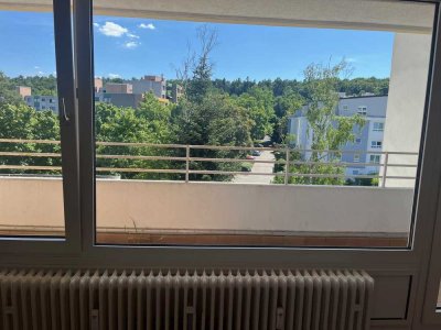Geschmackvolle, modernisierte 3-Raum-Wohnung mit EBK in Oberursel/Oberstetten