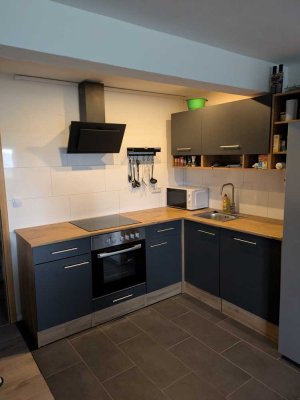 Renovierte 1-Zimmer-Wohnung mit Einbauküche & Stellplatz