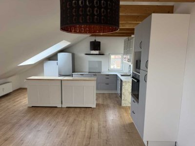 Helle 4-Zimmer Dachgeschosswohnung mit Balkon in Bobingen