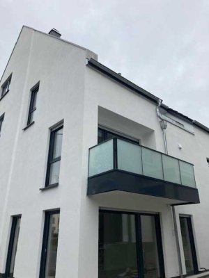 Stilvolle, neuwertige 2-Zimmer-Wohnung mit Balkon und EBK in Paderborn