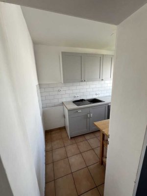 Viel Platz für den Alltag: 4-Zimmer-Wohnung in Duisburg-Hochemmerich