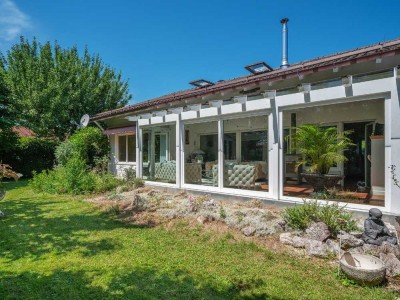 MAIER - Familienfreundliches, idyllisches Zweifamilienhaus in ruhiger Lage nahe Chiemsee