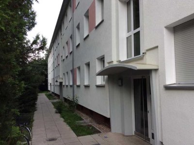 Schicke kleine 4-Zimmer-Wohnung mit raumbreiter Dusche