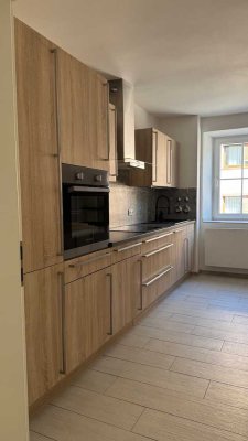 Zentral in Augsburg: 2-Zimmer-Wohnung in Pfersee mit Einbauküche