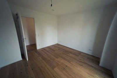 Moderne 2-Zimmer Wohnung im 3. OG mit Balkon in Ingolstadt-Südost