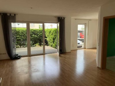 Paderborn, nähe Ahorn-Sportpark, Erdgeschosswohnung mit Terrasse