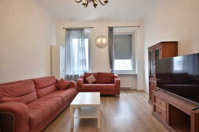 Altbauwohnung mit Balkon in ruhiger Lage