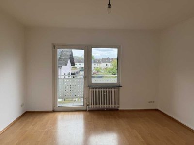 3 Zimmerwohnung mit EBK und Balkon in Gelnhausen Meerholz