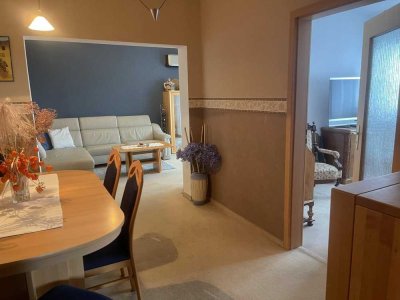 4Z Wohnung mit Balkon, Einbauküche, el. Außenjalousien, Klima-Splitt Gerät PROVISIONSFREI