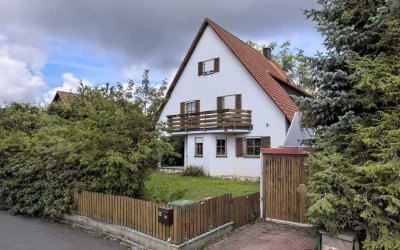Geräumiges Einfamilienhaus mit gehobener Innenausstattung und EBK in Langenzenn
