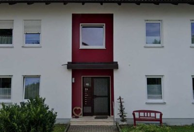 Freundliche und modernisierte 3-Zimmer-Wohnung mit geh. Innenausstattung mit Balkon und EBK