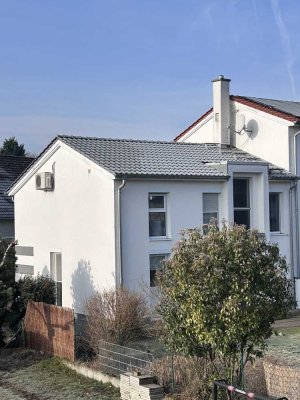 Ruhig gelegenes Reihenendhaus mit großem Garten