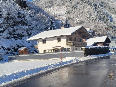 Einfamilienhaus in ruhiger Lage / voll möbliert
