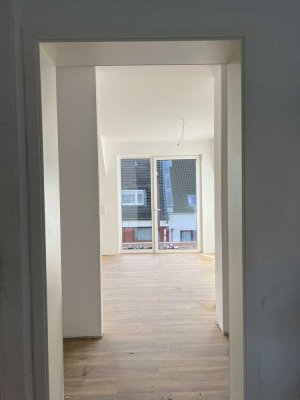 Elegante Dachgeschosswohnung mit Balkon und Aufzug (4) | Barrierefrei! | ab sofort verfügbar!