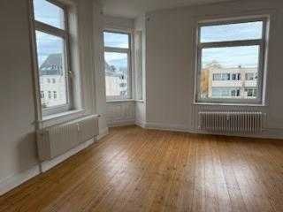 Schöne Altbauwohnung in beliebter Wohnlage - bezugsfrei!