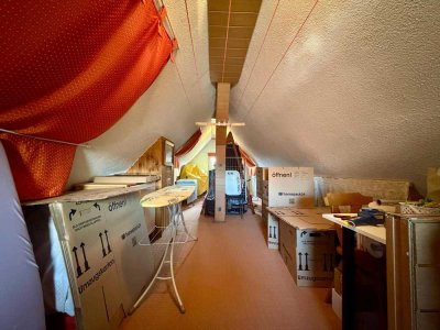 Gemütliche 3-Zimmer-Dachgeschosswohnung in zentraler Lage