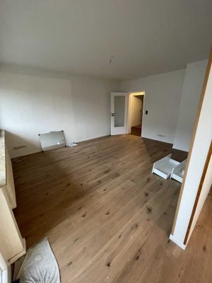 Erstbezug nach Sanierung mit Einbauküche und Balkon: schöne 3,5-Zimmer-Wohnung in Wuppertal