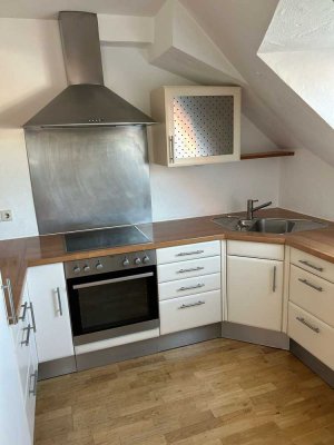 Helle und moderne 3.5 Zimmer Wohnung mit Balkon, TG und EBK