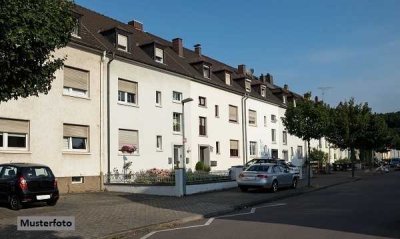 Mehrfamilienhaus mit Garagen - provisionsfrei