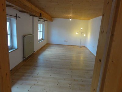 Stimmungsvolle 3-Zimmer-Wohnung mit eigenem Zugang im umgebauten Bauernhaus in Utting