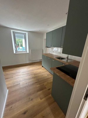 Erstbezug nach Sanierung mit Einbauküche: Exklusive 2-Raum-Wohnung mit geh. Innenausstattung