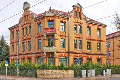 Laubegast: EBK + Wanne