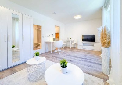 Sanierte und voll möblierte 1-Raum WE * Balkon * EBK * Bad m. Wanne * sep. Küche * SP * Aufzug *TOP