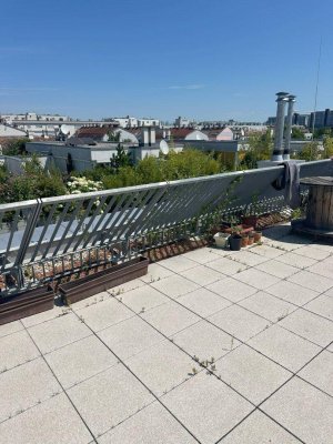 Spät-Sommer auf der großen Dachterrasse genießen - Nähe Kirchenplatz Atzgersdorf.