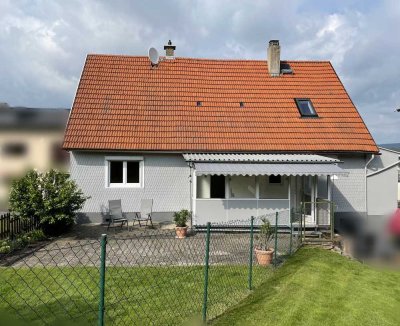 Attraktives Einfamilienhaus mit sechs Zimmern (neuwertige Einbauküche) in Erbach-Günterfürst