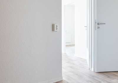 Neu gefällig? Sanierte 1-Raum-Wohnung mit Aufzug.