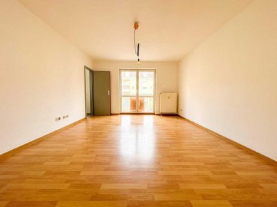 Gepflegte 2-Zimmer-Wohnung mit TG-Duplexstellplatz in zentraler Lage von Fürth
