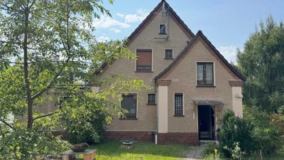 Ein Haus - 2 Baugrundstücke!