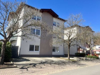Schöne 2 ZKB Wohnung mit Stellplatz und Balkon in zentraler Lage von Beckingen- Reimsbach