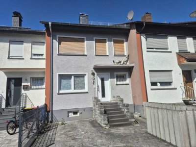 Charmantes Reihenmittelhaus mit Garten, ausgebautem Dachboden und moderner Terrasse