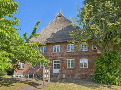 Charmante 3-Zimmer-Wohnung unter Reetdach in Thandorf– Nähe Ratzeburger See