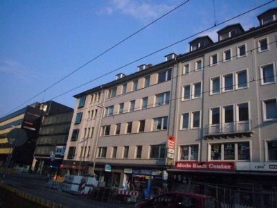 Drei-Zimmer Dachgeschoss Wohnung Balkon EBK