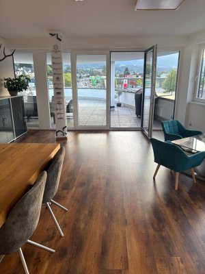 Exklusive, modern renovierte Wohnung mit großer Terrasse in Seeboden