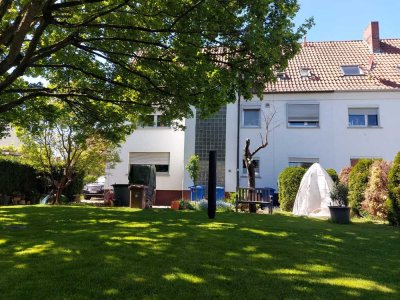 Schicke, helle 3 Zi.-Dachgeschoß-Whg.- mit EBK in Hanau-Citynah!