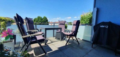 Wer sucht der findet - neuwertige 4 Zi. Whg. mit Balkon, EBK, 2 TG´s, Kfw 70 uvm.