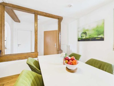 Regensburg, Kumpfmühl: Urbanes Wohnen mit viel Potenzial: 2-Zimmer-Wohnung mit großem Balkon