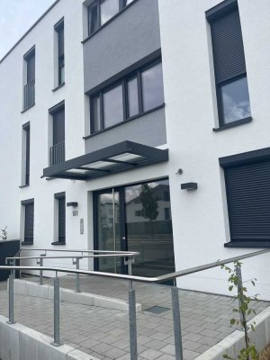 Helle Neubau 2-Zimmer-Terrassenwohnung mit Einbauküche in Offenbach Bürgel